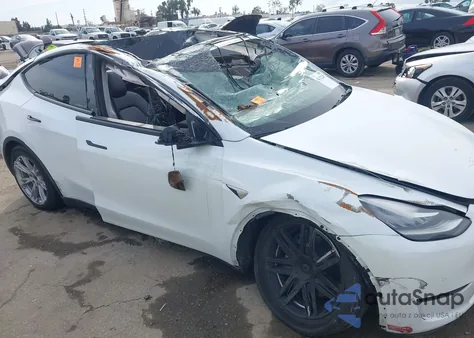 2021 Tesla Model Y Long Range Dual Motor All-Wheel Drive z USA, uszkodzony, nr VIN 5YJYGDEE6MF231468